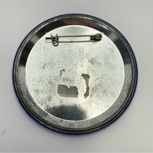 VINTAGE 1975 3” Sea World Button Orca Killer Whale Pin Back - Picture 3 of 8